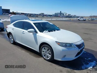 2013 Lexus ES 4dr Sdn with VIN JTHBK1GG5D2044256, listed as a IAAI auction lot 41924151 with 180,045 mi miles. Bid and sale history available at carsss.com. Image 1.