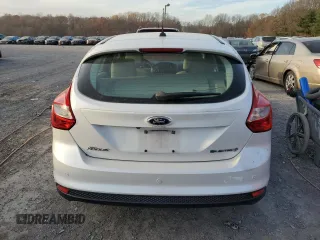 2013 Ford Focus Electric z VIN 1FADP3R46DL235601, wystawiony jako Copart lot #80040644 z przebiegiem Nie podano mil oraz Czysty tytuł • Clean title. Historia ofert i sprzedaży dostępna na DreamBid. Obrazek 6.