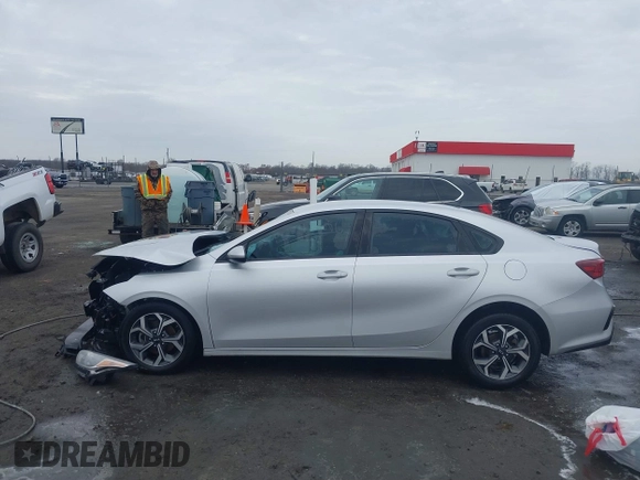 2020 Kia Forte LXS with VIN 3KPF24AD6LE169481, listed as a IAAI auction lot 41560064 with 88,871 mi miles and . Bid and sale history available at carsss.com. Image 14.