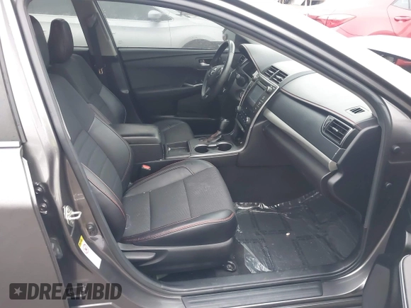 2017 Toyota Camry XLE z VIN 4T1BF1FK8HU754866, wystawiony jako IAAI lot #41465628 z przebiegiem 92 583 mil mil oraz . Historia ofert i sprzedaży dostępna na DreamBid. Obrazek 5.