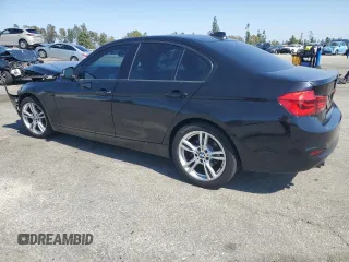 2018 BMW 3 Series 328i z VIN WBA8E9C53GK644586, wystawiony jako Copart lot #57694595 z przebiegiem 127 214 mil mil oraz Szkoda całkowita • Salvage title. Historia ofert i sprzedaży dostępna na DreamBid. Obrazek 2.