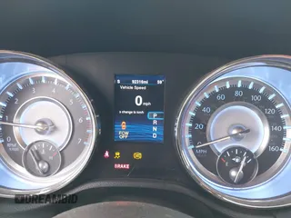 2014 Chrysler 300 with VIN 2C3CCAET3EH280310, listed as a IAAI auction lot 41664105 with 92,316 mi miles. Bid and sale history available at carsss.com. Image 7.