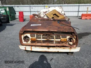 1974 Ford Bronco z VIN U15GLT71142, wystawiony jako Copart lot #52448935 z przebiegiem 49 037 mil mil oraz Czysty tytuł • Clean title. Historia ofert i sprzedaży dostępna na DreamBid. Obrazek 5.