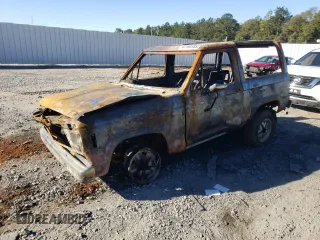 1986 Ford Bronco z VIN 1FMCU14TXGUD18203, wystawiony jako Copart lot #47194155 z przebiegiem Nie podano mil oraz Czysty tytuł • Clean title. Historia ofert i sprzedaży dostępna na DreamBid. Obrazek 1.