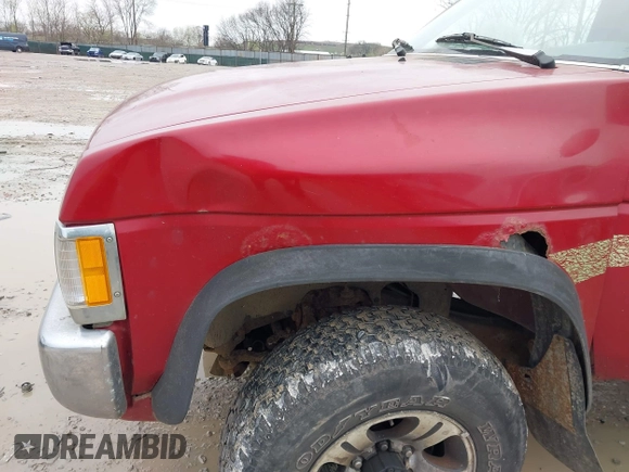 1996 Nissan Frontier XE z VIN 1N6SD11Y6TC355732, wystawiony jako IAAI lot #41958249 z przebiegiem 110 419 mil mil oraz . Historia ofert i sprzedaży dostępna na DreamBid. Obrazek 6.