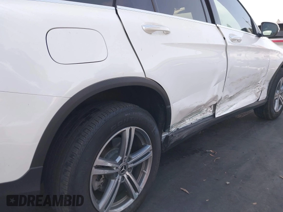 2022 Mercedes-Benz GLC 300 with VIN W1N0G8DB0NG057604, listed as a IAAI auction lot 42381397 with 29,171 mi miles and . Bid and sale history available at DreamBid. Image 6.