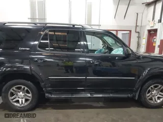 2004 Toyota Sequoia Limited with VIN 5TDZT38A24S226055, listed as a IAAI auction lot 40219005 with 226,445 mi miles. Bid and sale history available at carsss.com. Image 14.