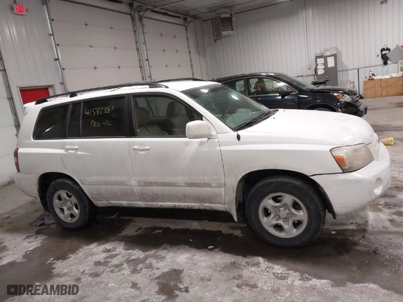 2007 Toyota Highlander with VIN JTEGD21AX70165811, listed as a IAAI auction lot 41582884 with 216,497 mi miles. Bid and sale history available at carsss.com. Image 13.