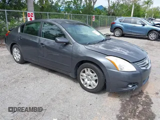 2012 Nissan Altima S z VIN 1N4AL2AP6CC201803, wystawiony jako IAAI lot #42436480 z przebiegiem 102 567 mil mil oraz . Historia ofert i sprzedaży dostępna na DreamBid. Obrazek 1.