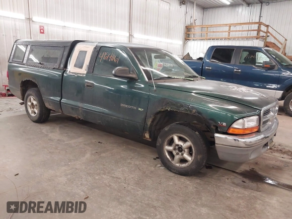 2000 Dodge Dakota with VIN 1B7GL22X4YS628395, listed as a IAAI auction lot 41241161 with 183,374 mi miles. Bid and sale history available at carsss.com. Image 1.