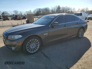 2011 BMW 5 Series 535i xDrive z VIN WBAFU7C58BC778298, wystawiony jako Copart lot #41474715 z przebiegiem 105 534 mil mil oraz Szkoda całkowita • Salvage title. Historia ofert i sprzedaży dostępna na DreamBid. Obrazek 1.