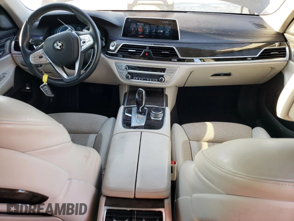 2016 BMW 7 Series 740i with VIN WBA7E2C59GG504533, listed as a Copart auction lot 77122283 with 68,209 mi miles. Bid and sale history available at carsss.com. Image 8.
