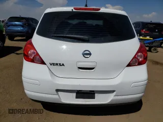 2011 Nissan Versa S z VIN 3N1BC1CP9BL441293, wystawiony jako Copart lot #54077165 z przebiegiem 119 138 mil mil oraz Czysty tytuł • Clean title. Historia ofert i sprzedaży dostępna na DreamBid. Obrazek 6.