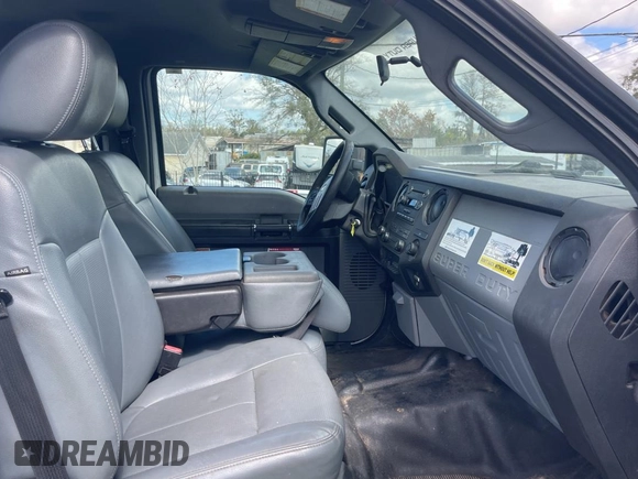 2016 Ford F-550 Lariat с VIN 1FD0W5HT1GEA73557, выставлен на аукционе Copart как лот 45318705 с пробегом Не указан миль и Чистый • Clean title. История ставок и продаж доступна на DreamBid. Изображение 5.