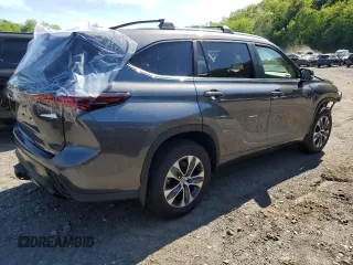 2024 Toyota Highlander LE z VIN 5TDKDRBH6RS563939, wystawiony jako Copart lot #57876085 z przebiegiem 3 231 mil mil oraz Szkoda całkowita • Salvage title. Historia ofert i sprzedaży dostępna na DreamBid. Obrazek 3.