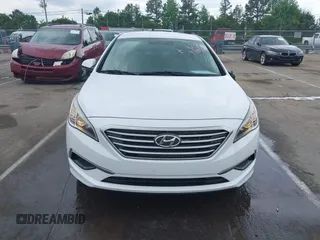 2017 Hyundai Sonata SE z VIN 5NPE24AF7HH556136, wystawiony jako IAAI lot #42134580 z przebiegiem 64 333 mil mil oraz . Historia ofert i sprzedaży dostępna na DreamBid. Obrazek 12.