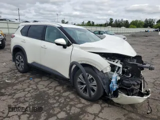 2021 Nissan Rogue SV z VIN 5N1AT3BBXMC836653, wystawiony jako Copart lot #57087435 z przebiegiem 98 514 mil mil oraz Szkoda całkowita • Salvage title. Historia ofert i sprzedaży dostępna na DreamBid. Obrazek 4.