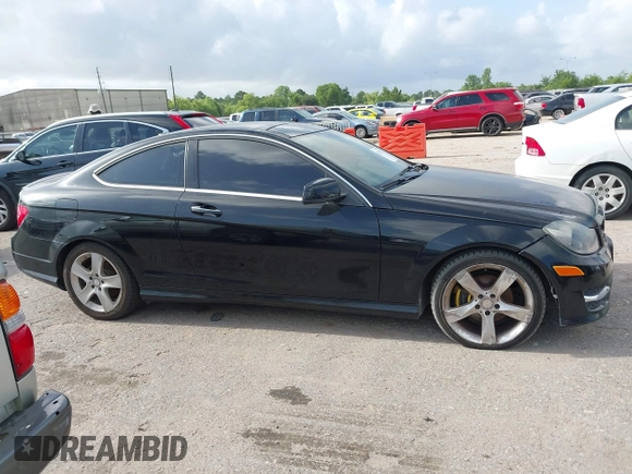 2015 Mercedes-Benz C 250 with VIN WDDGJ4HB6FG350022, listed as a IAAI auction lot 42552333 with 135,827 mi miles and . Bid and sale history available at DreamBid. Image 12.
