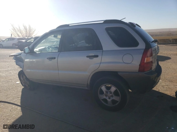 2007 Kia Sportage LX with VIN KNDJF724277420386, listed as a Copart auction lot 41891965 with 193,340 mi miles and Salvage Title. Bid and sale history available at carsss.com. Image 2.
