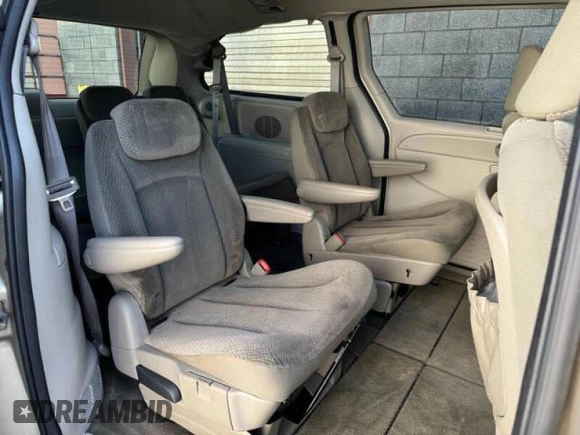 2005 Chrysler Town & Country LX with VIN 2C8GP44R15R541631, listed as a Copart auction lot 42972425 with 149,439 mi miles and Clean Title. Bid and sale history available at carsss.com. Image 6.