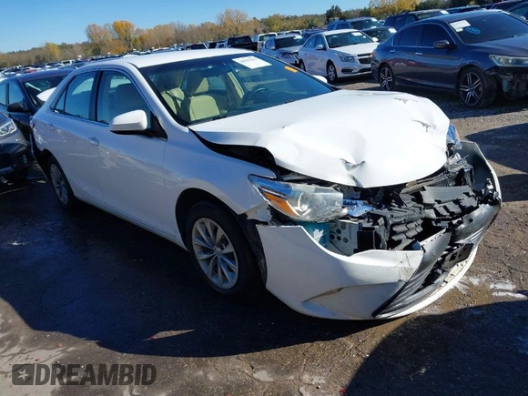 2015 Toyota Camry XLE with VIN 4T1BF1FK7FU023620, listed as a IAAI auction lot 40901262 with 122,968 mi miles. Bid and sale history available at carsss.com. Image 1.