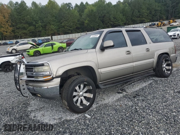 2003 Chevrolet Suburban LT with VIN 3GNEC16Z13G215015, listed as a Copart auction lot 71533544 with 430,252 mi miles and Salvage Title. Bid and sale history available at carsss.com. Image 1.
