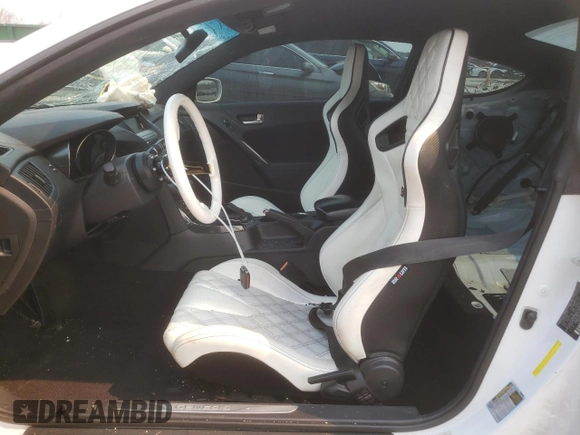 2015 Hyundai Genesis Coupe 3.8L Base z VIN KMHHT6KJ8FU125201, wystawiony jako Copart lot #50870815 z przebiegiem 139 802 mil mil oraz Szkody całkowita. Historia ofert i sprzedaży dostępna na DreamBid. Obrazek 7.