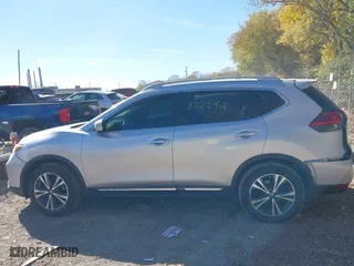 2017 Nissan Rogue SL with VIN 5N1AT2MV4HC787053, listed as a IAAI auction lot 40675244 with 82,224 mi miles. Bid and sale history available at carsss.com. Image 14.
