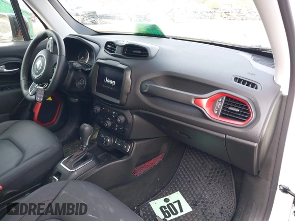 2023 Jeep Renegade Trailhawk z VIN ZACNJDC16PPP73152, wystawiony jako IAAI lot #42128199 z przebiegiem 2 779 mil mil oraz . Historia ofert i sprzedaży dostępna na DreamBid. Obrazek 5.