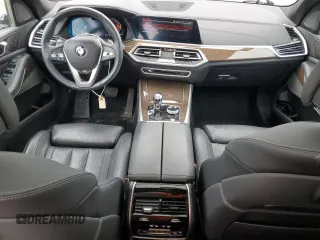 2021 BMW X5 xDrive40i with VIN 5UXCR6C01M9E49207, listed as a Copart auction lot 63399795 with 50,818 mi miles and Salvage title. Bid and sale history available at DreamBid. Image 8.