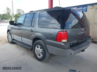 2003 Ford Expedition Special Service with VIN 1FMRU15W13LC32961, listed as a IAAI auction lot 42100080 with 126,047 mi miles. Bid and sale history available at carsss.com. Image 3.