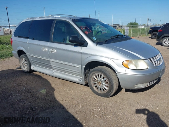 2002 Chrysler Town & Country Limited with VIN 2C8GP64L62R552398, listed as a IAAI auction lot 42021018 with 88,601 mi miles. Bid and sale history available at carsss.com. Image 1.
