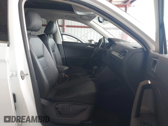 2019 Volkswagen Tiguan SE with VIN 3VV3B7AXXKM055925, listed as a IAAI auction lot 42019778 with 75,654 mi miles and . Bid and sale history available at DreamBid. Image 5.