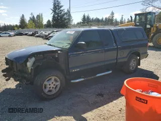 2002 Chevrolet S-10 LS with VIN 1GCDT19W228208648, listed as a Copart auction lot 54004865 with 148,509 mi miles and Clean Title. Bid and sale history available at carsss.com. Image 1.