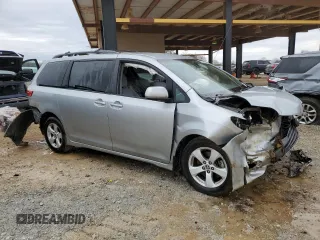 2020 Toyota Sienna LE Auto Access Seat with VIN 5TDKZ3DC7LS070827, listed as a Copart auction lot 45071994 with 101,563 mi miles and Salvage title. Bid and sale history available at DreamBid. Image 4.