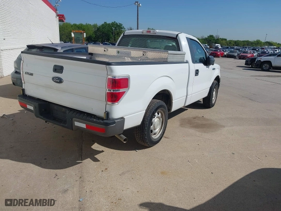 2014 Ford F-150 XL with VIN 1FTMF1CM6EKD83555, listed as a IAAI auction lot 41540710 with 122,107 mi miles. Bid and sale history available at carsss.com. Image 4.