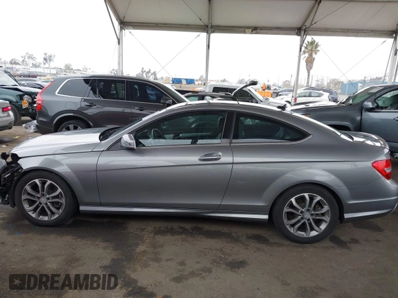 2013 Mercedes-Benz C 250 z VIN WDDGJ4HB7DG068579, wystawiony jako IAAI lot #42179847 z przebiegiem 117 575 mil mil oraz . Historia ofert i sprzedaży dostępna na DreamBid. Obrazek 14.