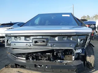 2024 Tesla Cybertruck с VIN 7G2CEHEDXRA050258, выставлен на аукционе IAAI как лот 41200586 с пробегом 495 миль миль и . История ставок и продаж доступна на DreamBid. Изображение 12.