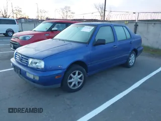 1998 Volkswagen Jetta TDI z VIN 3VWRF81HXWM156283, wystawiony jako IAAI lot #41764895 z przebiegiem 213 764 mil mil oraz . Historia ofert i sprzedaży dostępna na DreamBid. Obrazek 2.