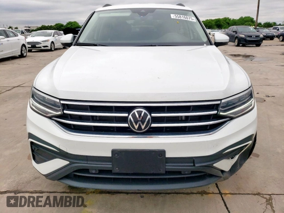2024 Volkswagen Tiguan S with VIN 3VVRB7AX4RM026540, listed as a Copart auction lot 55816075 with 5,500 mi miles and Salvage title. Bid and sale history available at DreamBid. Image 5.