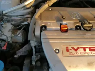 2008 Acura TSX z VIN JH4CL968X8C001624, wystawiony jako Copart lot #84186964 z przebiegiem 172 365 mil mil oraz Szkoda całkowita • Salvage title. Historia ofert i sprzedaży dostępna na DreamBid. Obrazek 13.