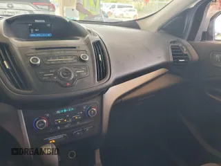 2017 Ford Escape SE z VIN 1FMCU0GD4HUC98854, wystawiony jako IAAI lot #42558269 z przebiegiem 62 975 mil mil oraz . Historia ofert i sprzedaży dostępna na DreamBid. Obrazek 27.