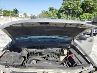 2005 Ford Explorer XLS with VIN 1FMZU62K25ZA77609, listed as a Copart auction lot 52037695 with 132,373 mi miles and Salvage Title. Bid and sale history available at DreamBid. Image 12.