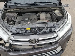 2018 Toyota Highlander SE with VIN 5TDKZRFH1JS545249, listed as a Copart auction lot 55875935 with 107,601 mi miles and Salvage title. Bid and sale history available at DreamBid. Image 12.