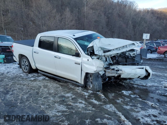 2019 Toyota Tundra SR5 z VIN 5TFAY5F12KX828829, wystawiony jako Copart lot #44032935 z przebiegiem Nie podano mil oraz Szkoda całkowita • Salvage title. Historia ofert i sprzedaży dostępna na DreamBid. Obrazek 4.