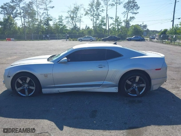 2011 Chevrolet Camaro 1LT with VIN 2G1FB1ED8B9133774, listed as a IAAI auction lot 42008647 with 208,918 mi miles. Bid and sale history available at carsss.com. Image 14.