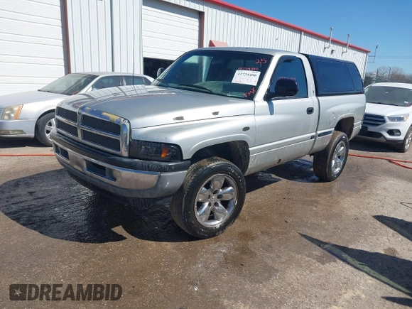 1998 Dodge 1500 z VIN 1B7HF16Y2WS556490, wystawiony jako IAAI lot #41734400 z przebiegiem 218 082 mil mil oraz . Historia ofert i sprzedaży dostępna na DreamBid. Obrazek 2.