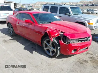 2013 Chevrolet Camaro LT z VIN 2G1FB1E33D9167938, wystawiony jako IAAI lot #41511506 z przebiegiem 204 269 mil mil oraz . Historia ofert i sprzedaży dostępna na DreamBid. Obrazek 1.