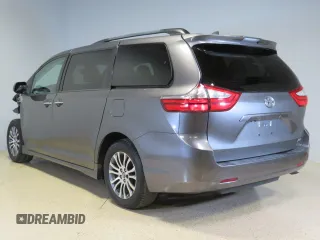 2018 Toyota Sienna XLE Auto Access Seat with VIN 5TDYZ3DC3JS921237, listed as a Copart auction lot 77463384 with 58,821 mi miles and Salvage Title. Bid and sale history available at carsss.com. Image 4.