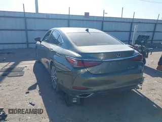 2019 Lexus ES 350 with VIN 58ABZ1B18KU016098, listed as a IAAI auction lot 41957596 with 49,995 mi miles and . Bid and sale history available at DreamBid. Image 3.